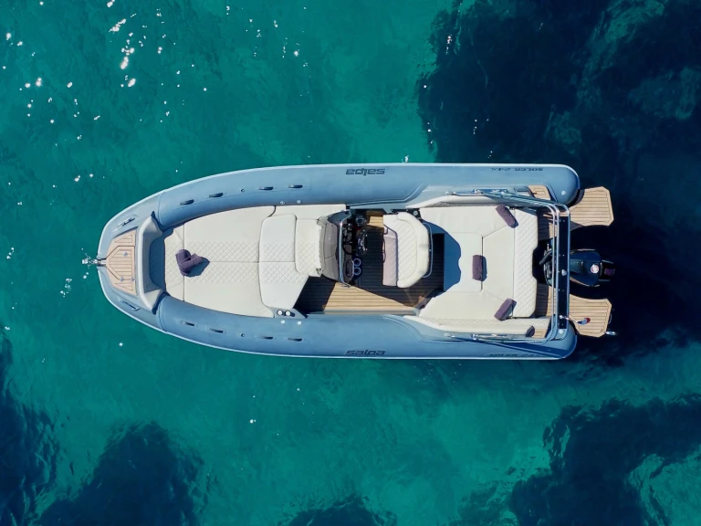 Salpa Salpa Soleil 24,5 między profesjonalistami a osobami prywatnymi w Juan-les-Pins