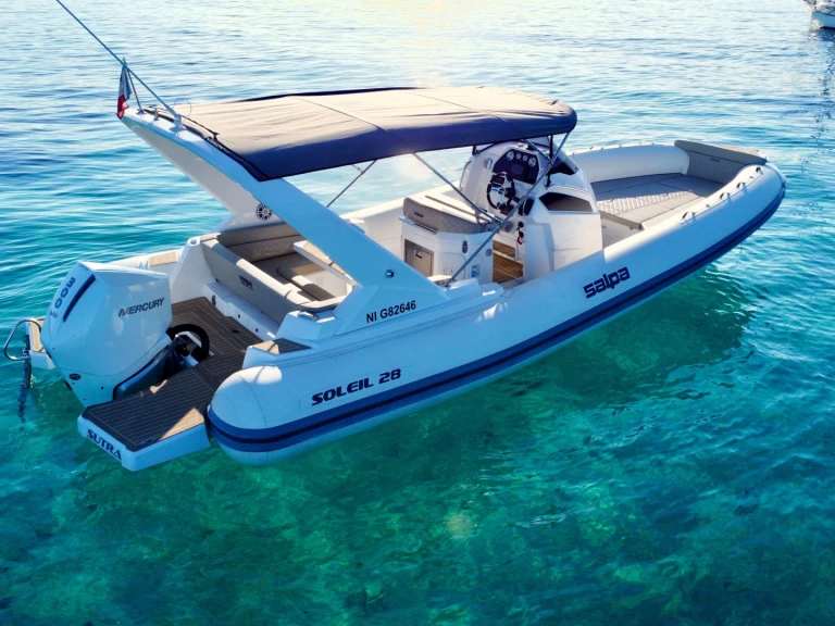 Salpa Salpa Soleil 28 między profesjonalistami a osobami prywatnymi w Juan-les-Pins