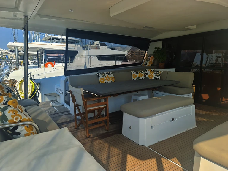 Wynajem łodzi Fountaine Pajot Aura 51 w Nea Peramos na SamBoat 