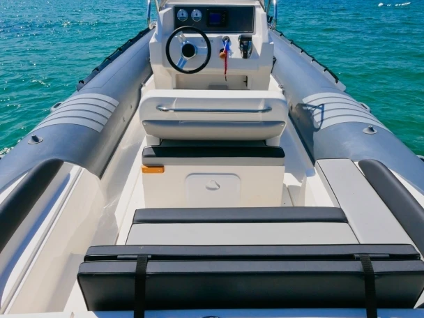 Lomac Lomac 790 IN między profesjonalistami a osobami prywatnymi w Hyeres