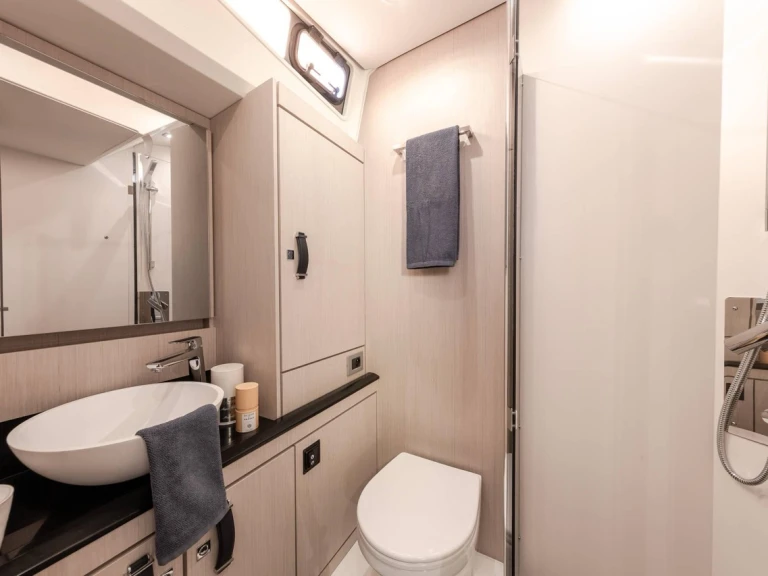 Wynajem łodzi Otranto tanio Jeanneau 60