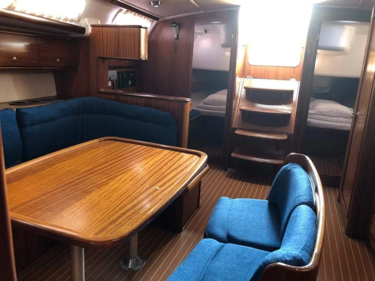 Wynajmij Żaglowiec z lub bez skippera Bavaria w Anávyssos