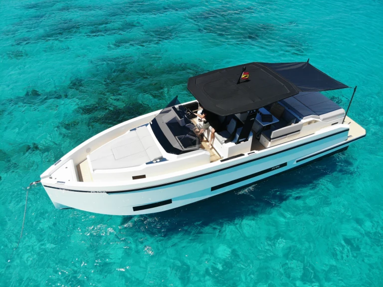 Wynajem Motorówka w Marina Botafoch - De Antonio d36