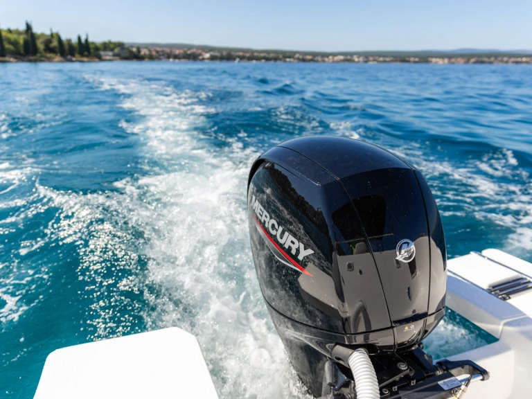 Wynajem Motorówka Morion z patentem 