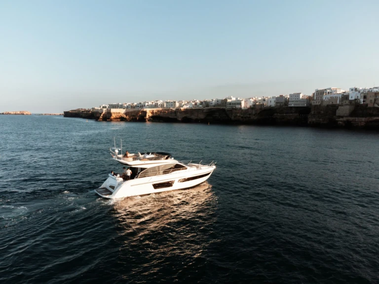 Wynajmij Azimut Azimut 53 Fly w Polignano a Mare