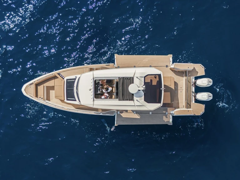 Wynajem Motorówka Saxdor z patentem 