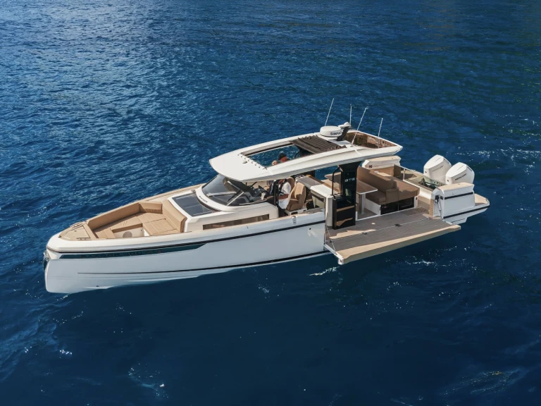 Wynajmij Saxdor 400 GTS w Marina Botafoch