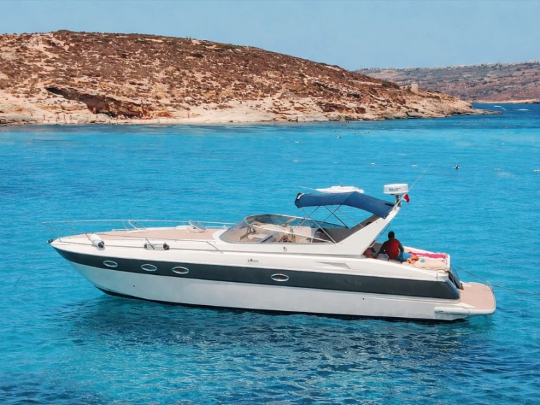 Ilver mirable 39  między profesjonalistami a osobami prywatnymi w Porto Rotondo