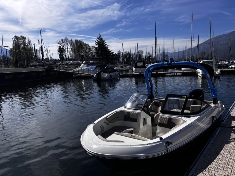 Wynajem Motorówka w Aix-les-Bains - Bayliner VR4
