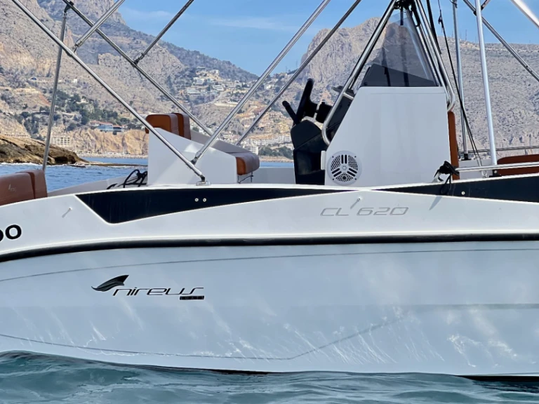 Wynajem Motorówka Nireus z patentem 