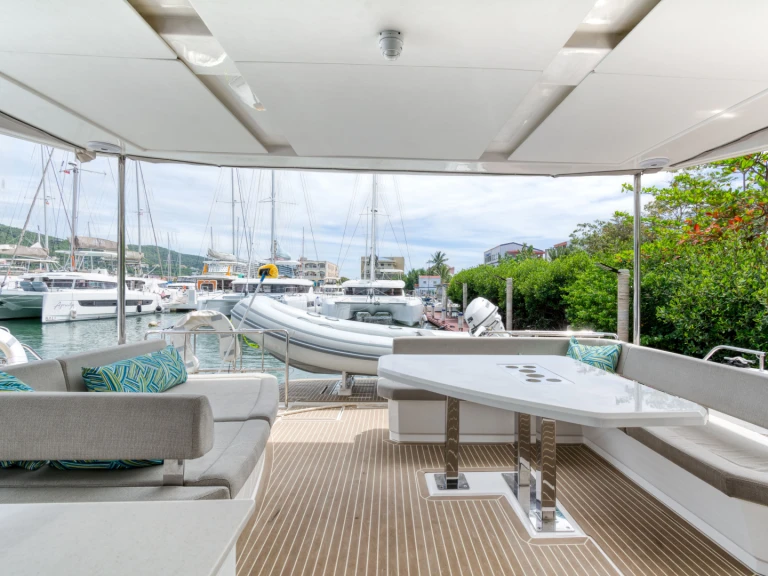Leopard 53 Motor Yacht między profesjonalistami a osobami prywatnymi w Tortola