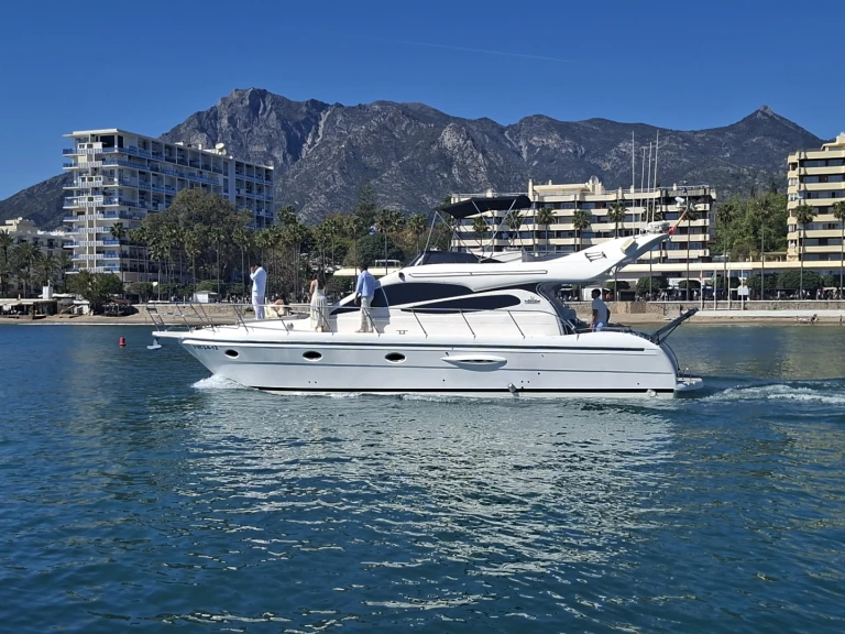 Wynajem łodzi Marbella tanio Majestic 46 Fly