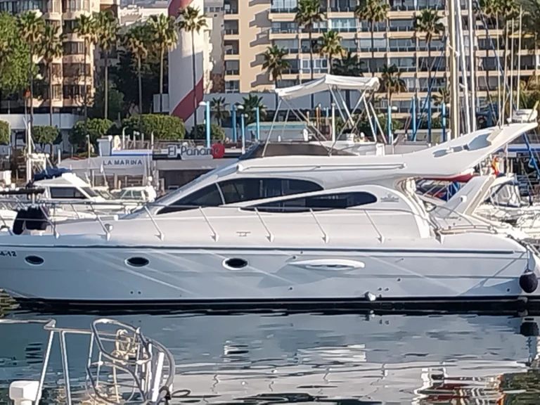 Wynajmij Luksusowy jacht z lub bez skippera Doqueve w Marbella