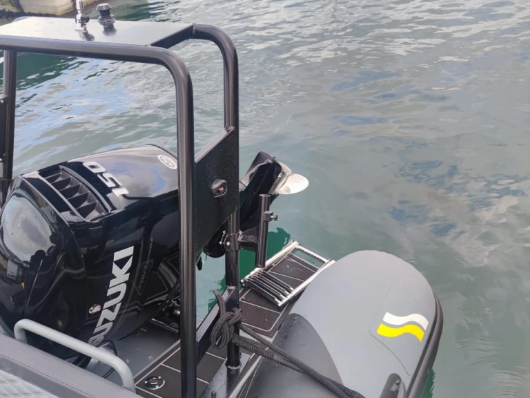 Łódż półsztywna do wynajmu w Dinard w najlepszej cenie