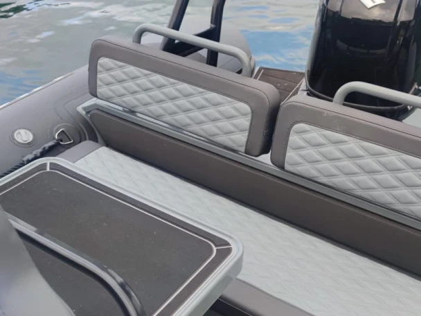 Highfield Patrol 660 między profesjonalistami a osobami prywatnymi w Dinard