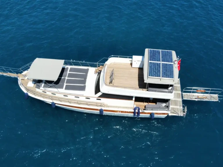 Wynajem Żaglowiec Custom z patentem 