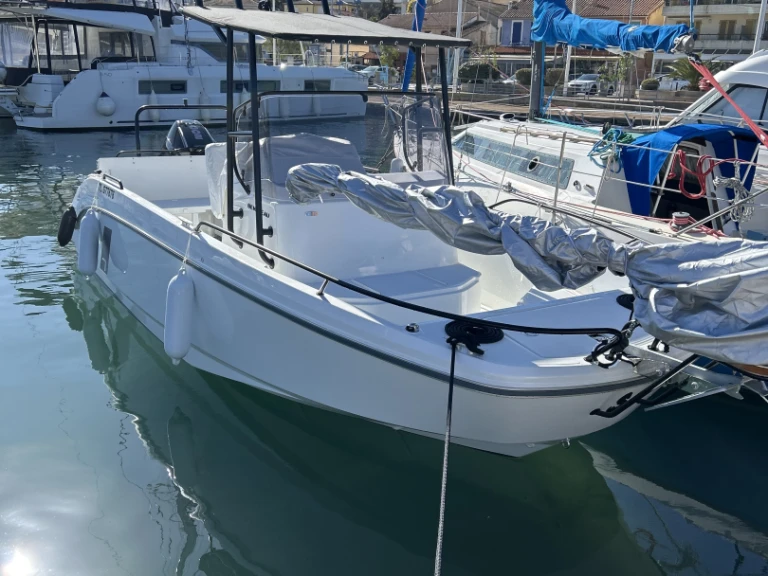 Wynajmij Bénéteau Flyer 7 SPACEdeck w Toulon