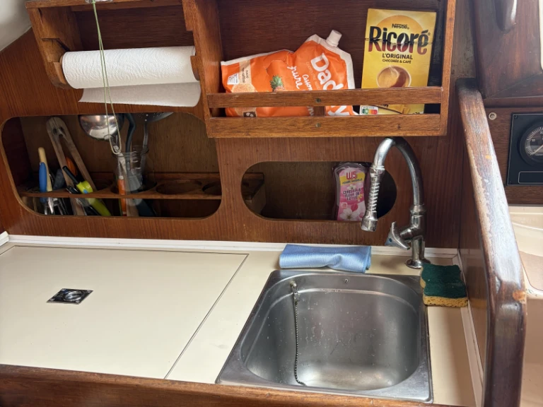 Bénéteau First 30 ES między profesjonalistami a osobami prywatnymi w Francja