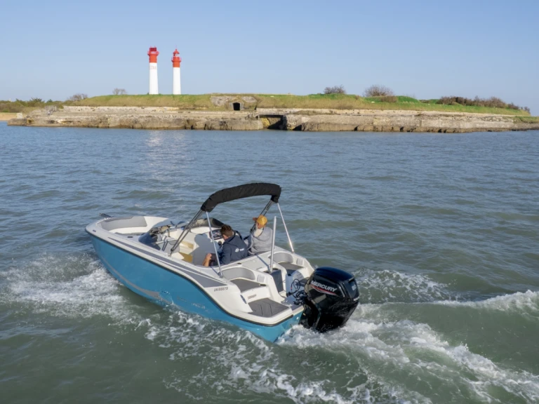 Wynajem łodzi Soubise tanio ELEMENT M17