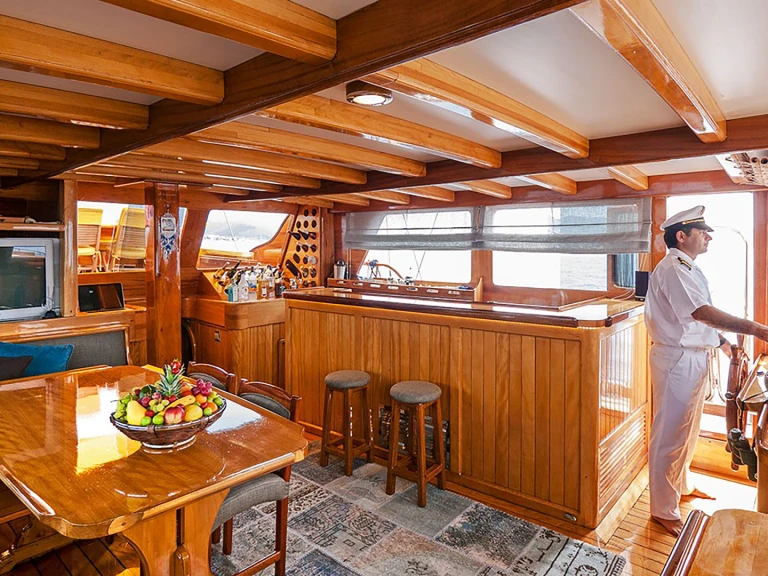 Wynajmij Custom Gulet-Motor Sailor Nikola w Bodrum