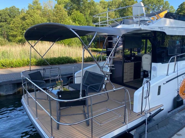 Wynajmij Motorówka z lub bez skippera Cobra w Fleesensee