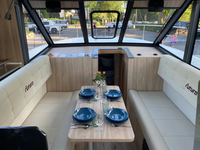 Wynajem Motorówka w Fleesensee - Cobra Futura 40 Grand Horizon