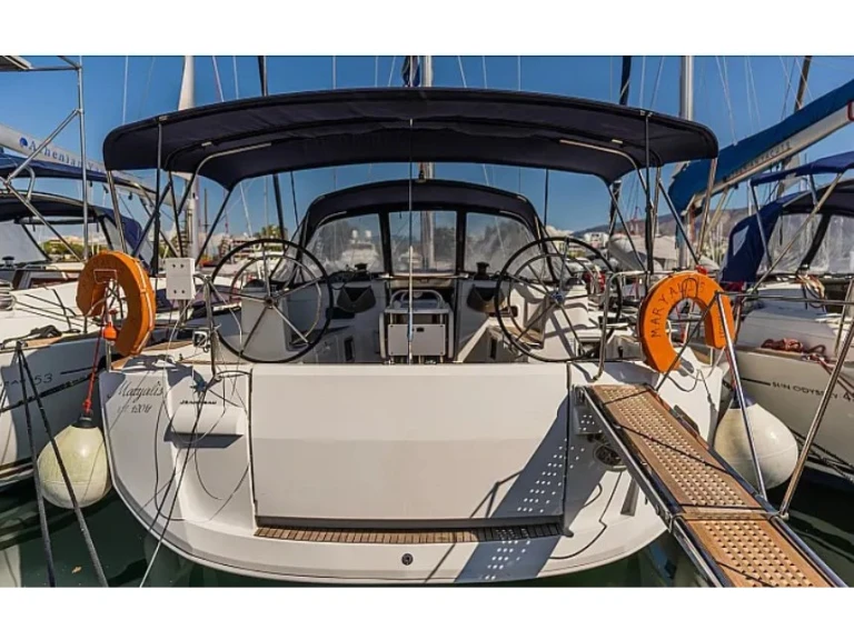 Wynajem łodzi Alimos tanio sun odyssey 519 (4cab)