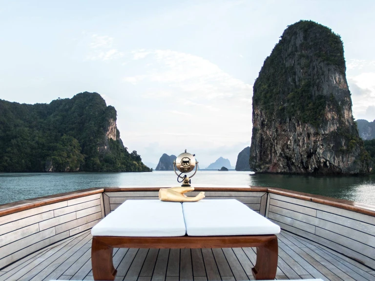 Wynajem łodzi Mai Khao tanio Motoryacht Maha Bhetra