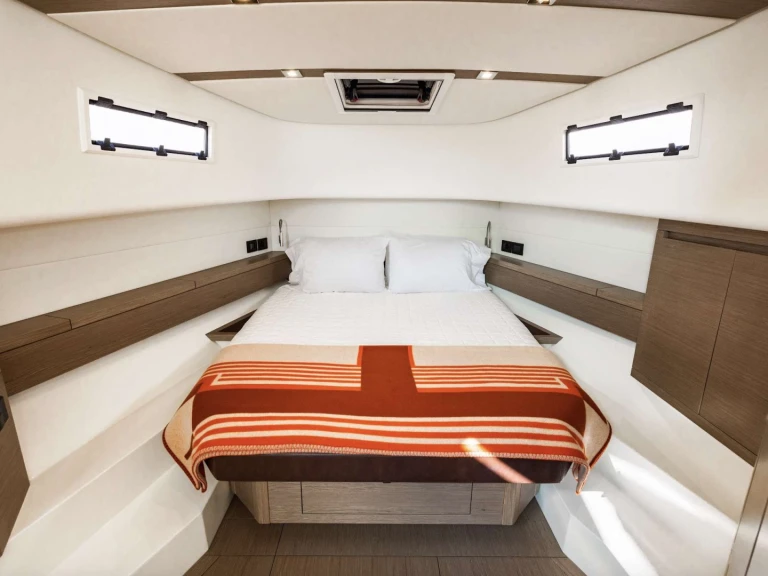 Wynajem łodzi Miami tanio 43 Pardo