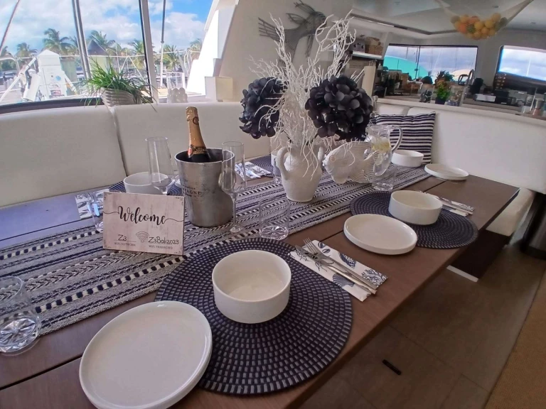 Wynajem Luksusowy jacht Bali z patentem 