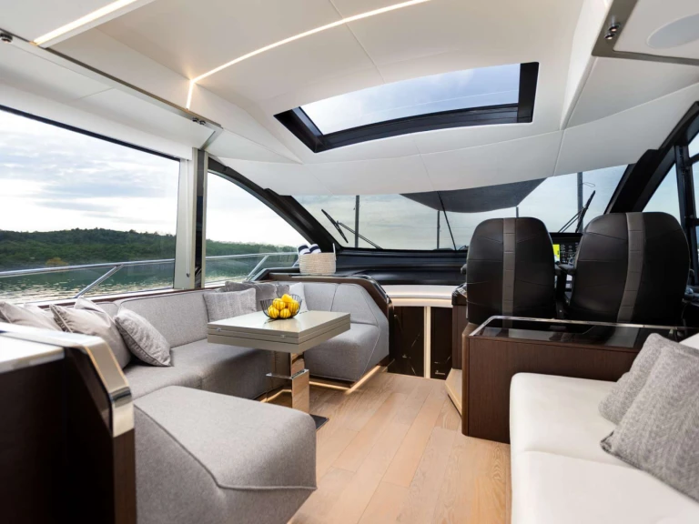 Wynajmij Sunseeker X2 w Novi Vinodolski