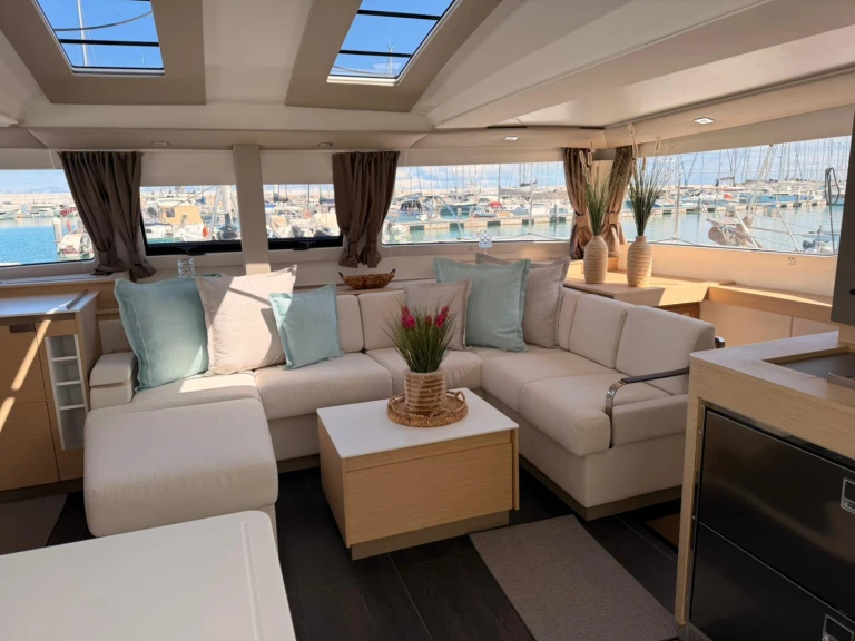 Wynajmij Katamaran z lub bez skippera Fountaine Pajot w Capo d'Orlando