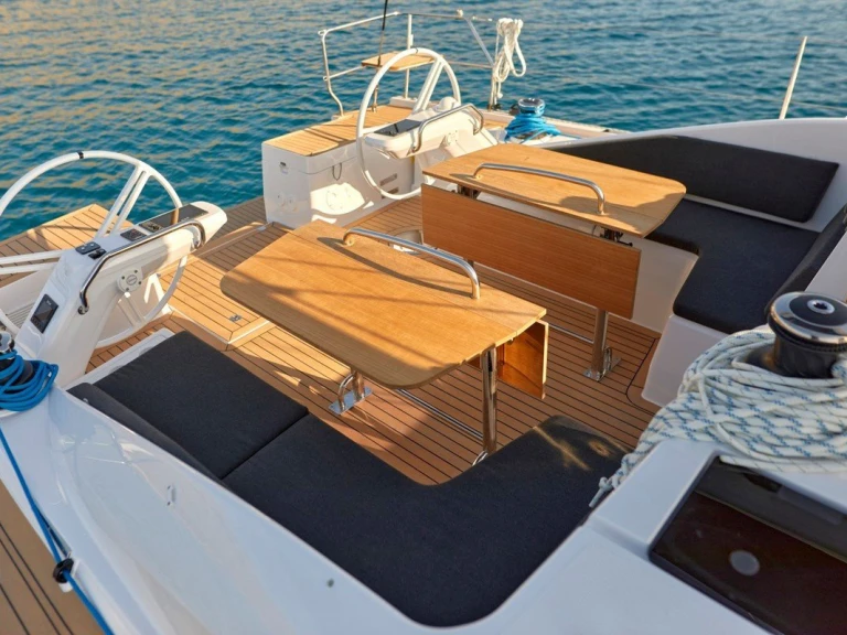 Żaglowiec do wynajmu w Betina w najlepszej cenie