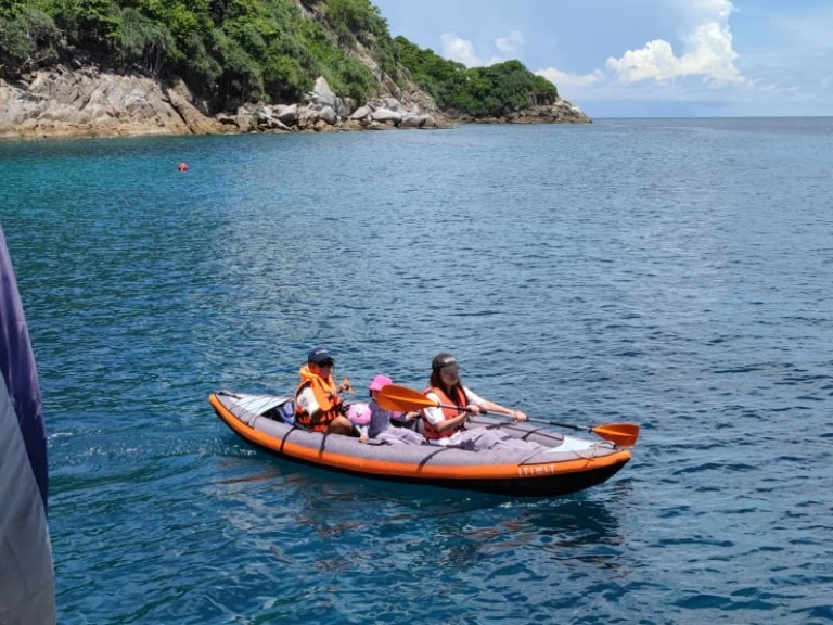 Wynajem łodzi Mai Khao tanio Motoryacht Maha Bhetra