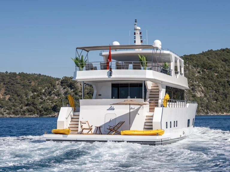 Custom Made Lila Trawler między profesjonalistami a osobami prywatnymi w Fethiye