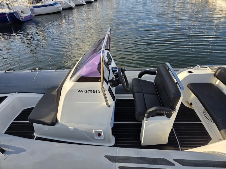 Wynajmij Brig Eagle 670 w Vannes