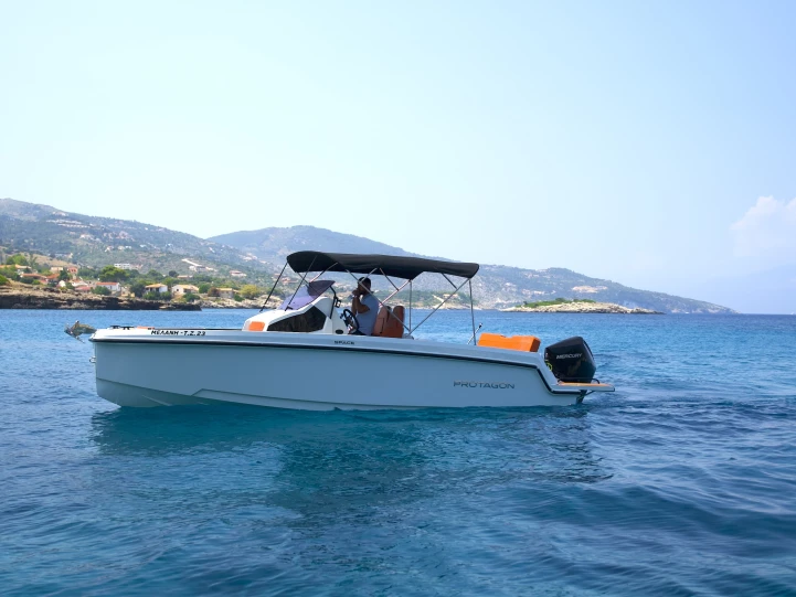 Wynajem Motorówka w Zakynthos - Protagon Space 25