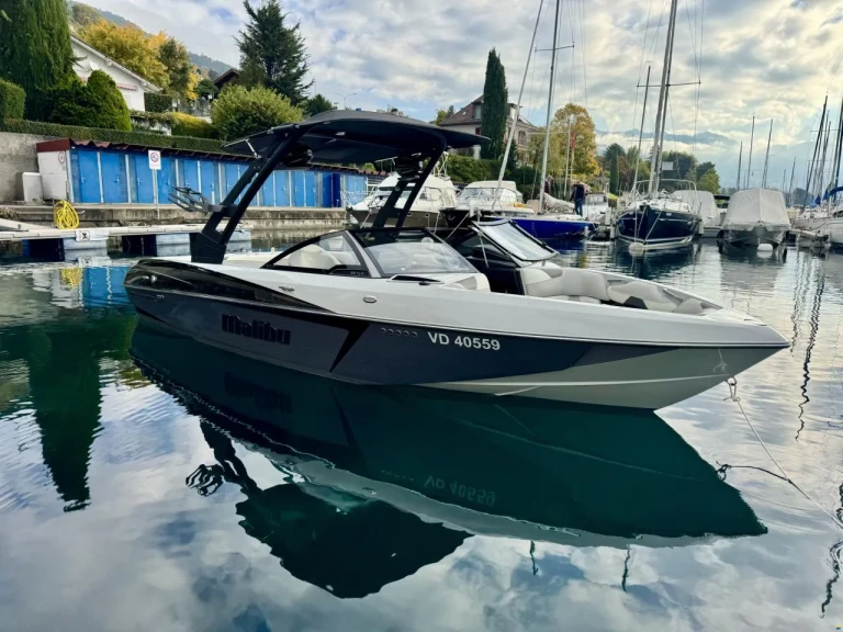 Wynajem w Ouchy- Malibu WakeSetter 22 VLX na SamBoat