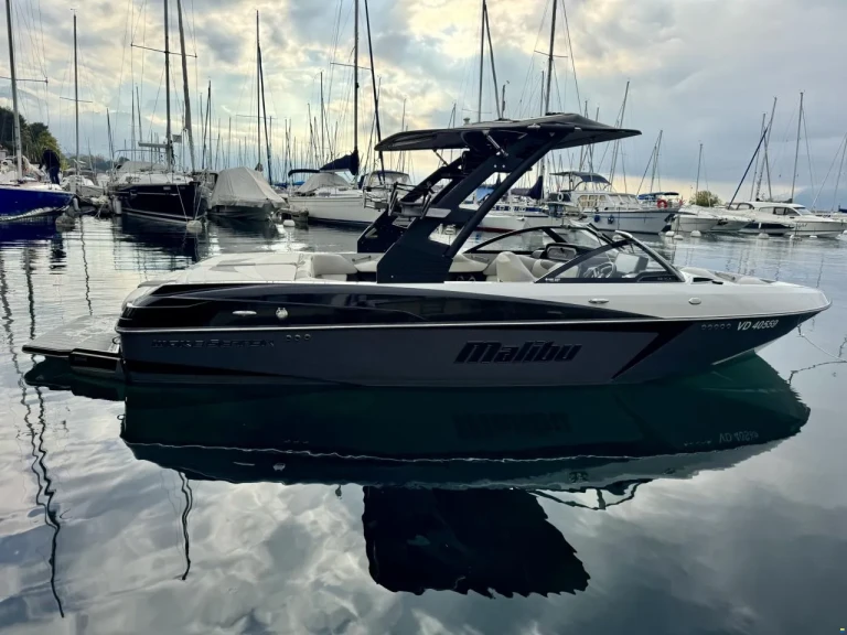 Wynajem w Ouchy- Malibu WakeSetter 22 VLX na SamBoat