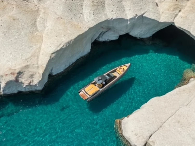 Wynajem łodzi Lavrio tanio Technohull Omega 41