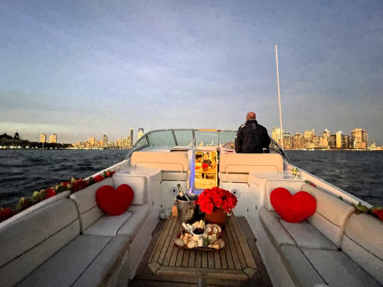 Wynajem łodzi Manhattan tanio Corsair 36 Usa Edition