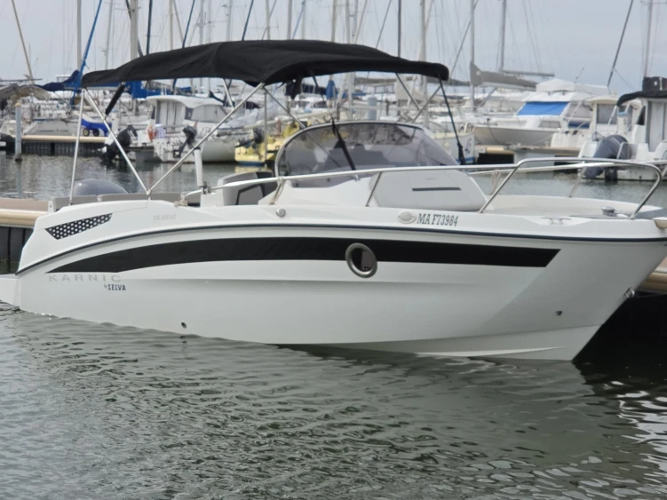 Wynajmij Motorówka z lub bez skippera Karnic w Port-Camargue