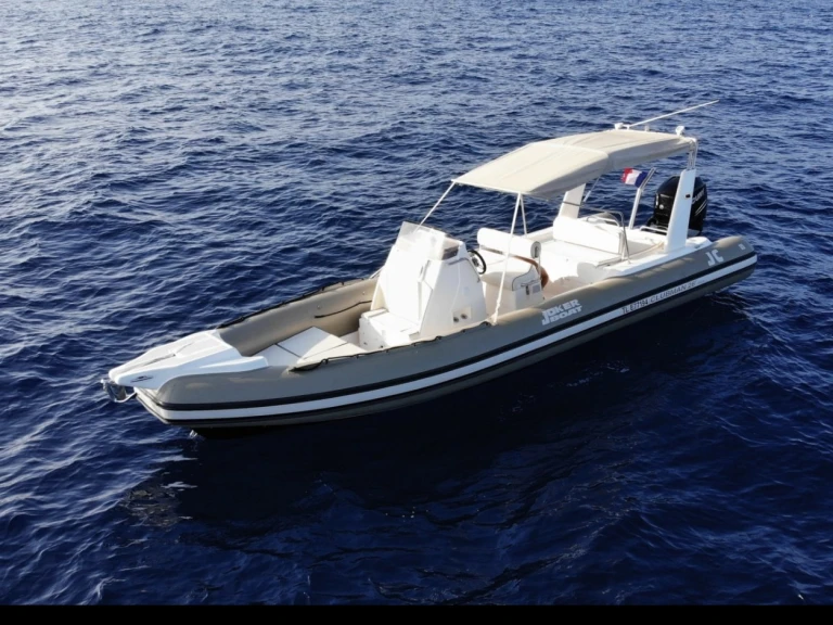 Wynajmij Joker Boat Clubman 26 Special w Grand Piquey