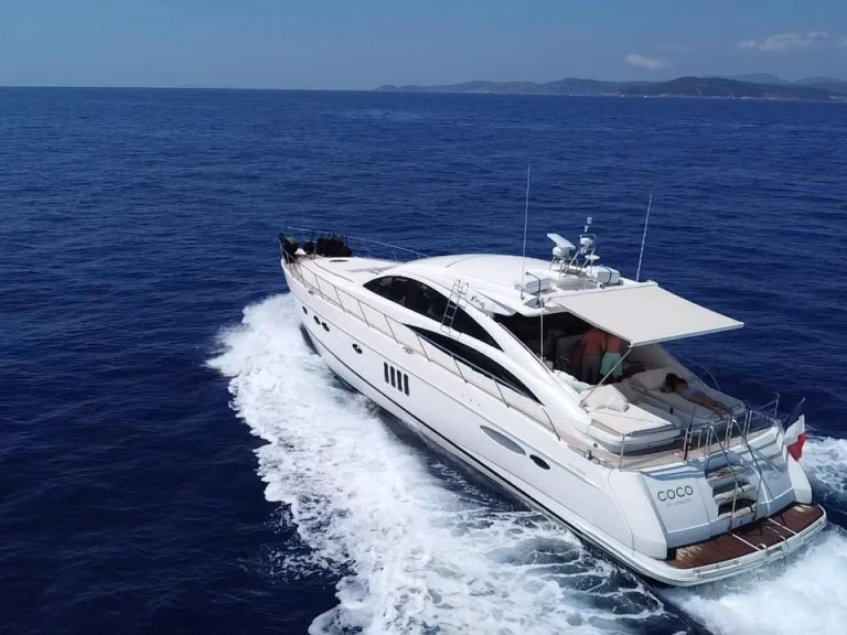 Wynajem łodzi Vieux Port de Cannes tanio Princess V70