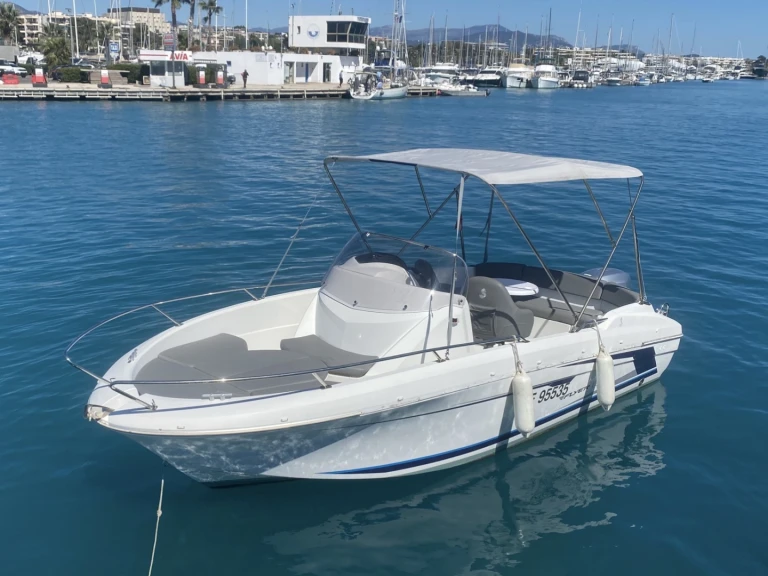 Wynajmij Bénéteau Flyer 650 Open w Francja