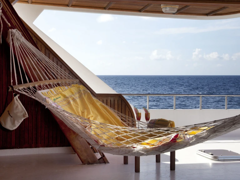  Conte Max - Cabin (triple-1 double bed + 1 single bed) między profesjonalistami a osobami prywatnymi w Hulhumale