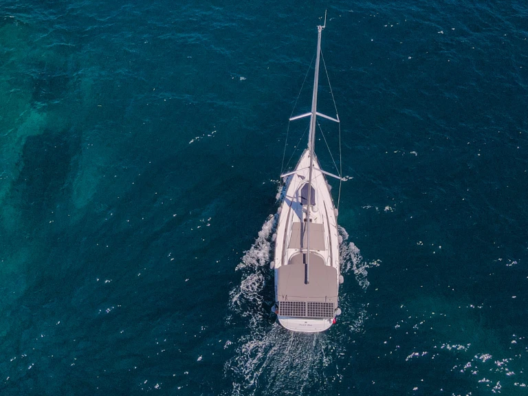 Wynajem Żaglowiec Bavaria z patentem 