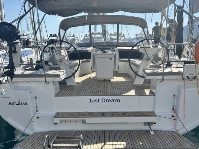 Wynajmij Bénéteau Oceanis 46.1 w Goecek