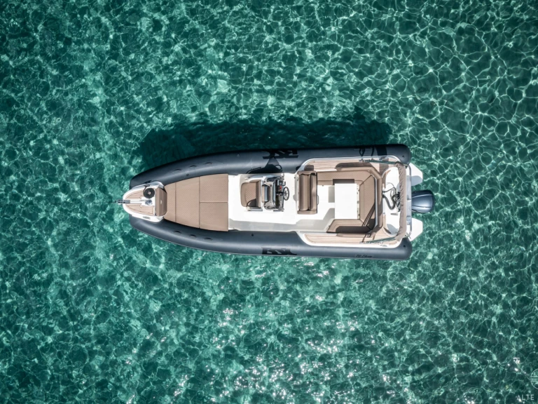 Wynajmij Łódż półsztywna z lub bez skippera Bsc w Le Lavandou