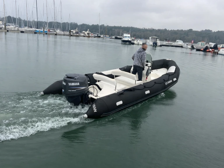 Wynajem łodzi Bombard Explorer 640 SB w Bénodet na SamBoat 